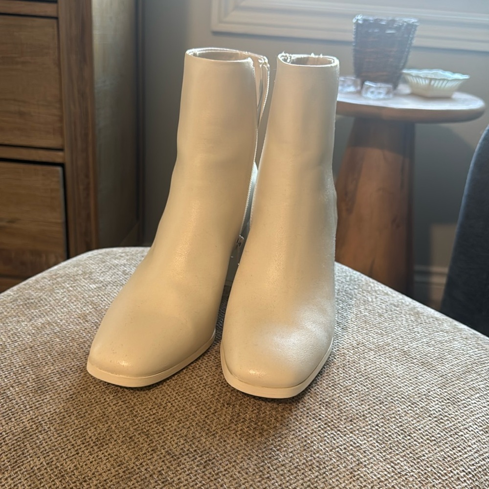 Size 9 Madden Thick Heel Boots in Off White. never worn - Picture 2 of 10